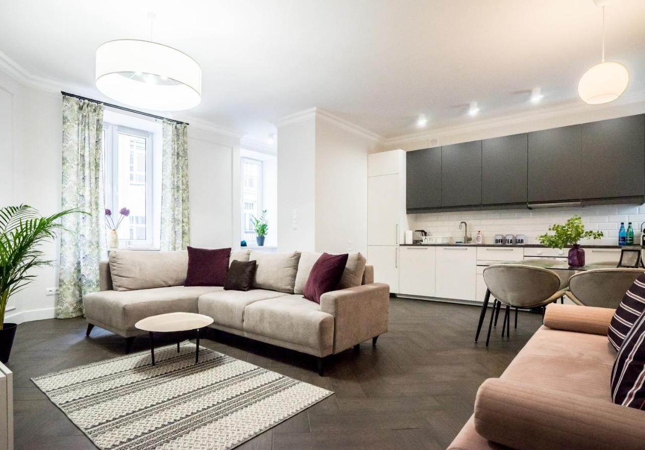 Deluxe Apartment 25A