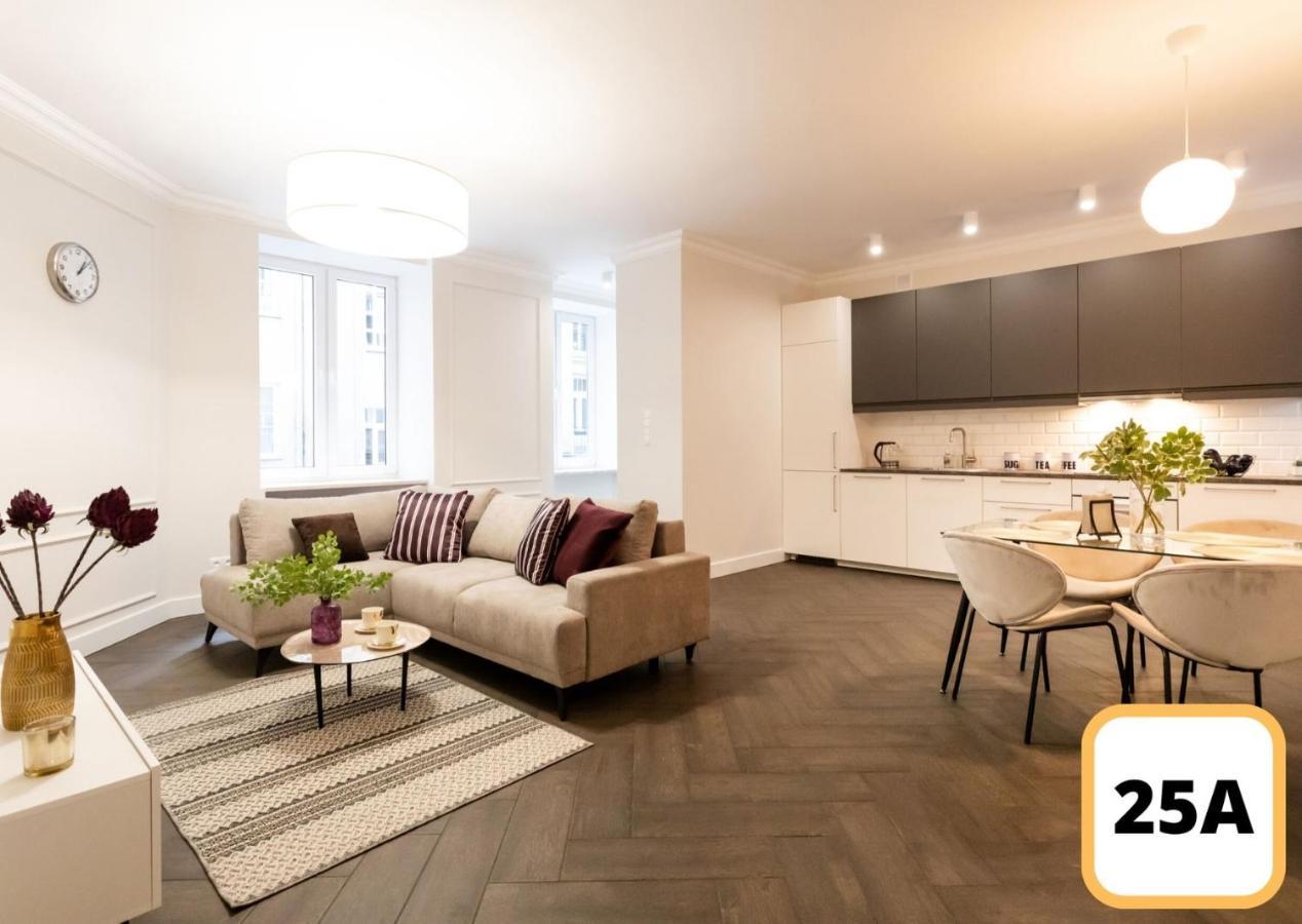Deluxe Apartment 25A