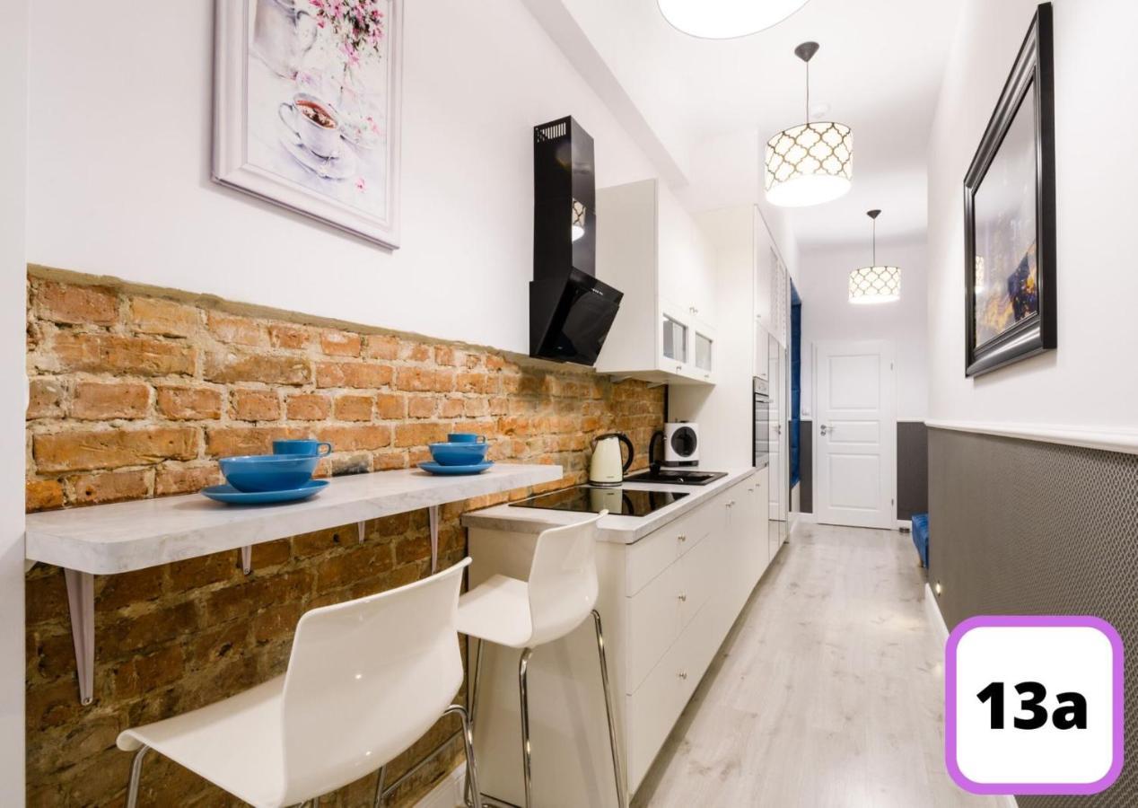Deluxe Apartment 13A