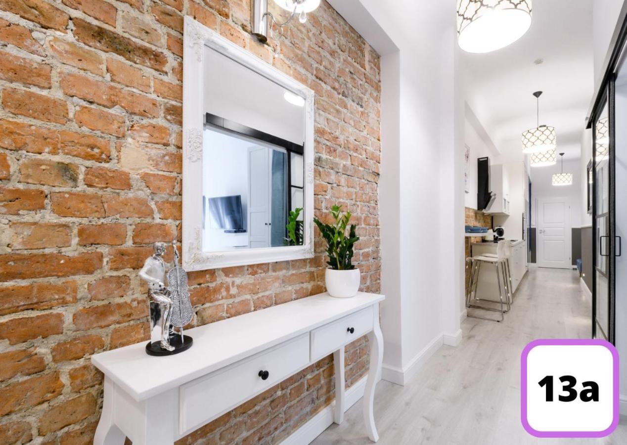 Deluxe Apartment 13A