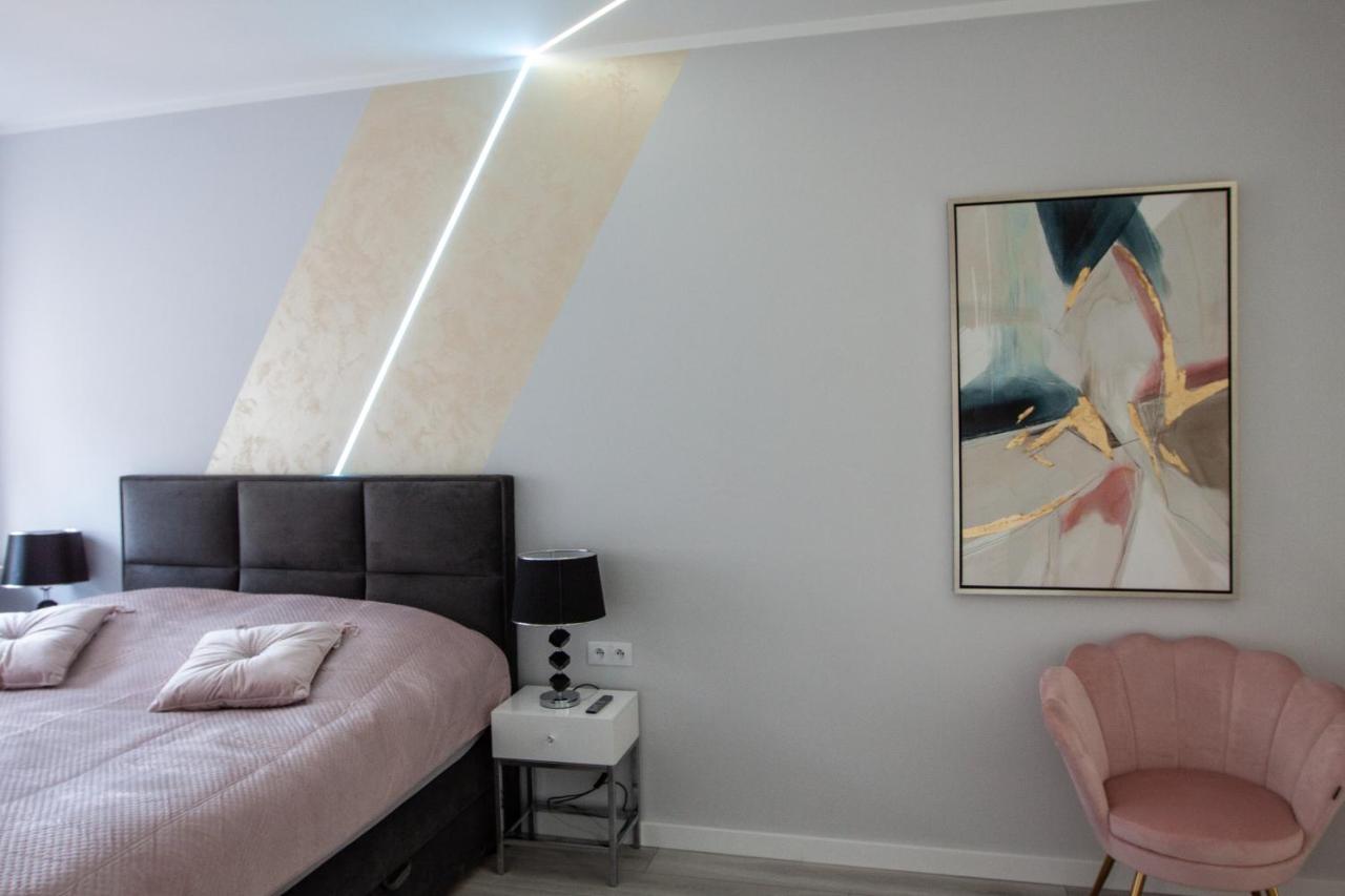 Apartment Gold
