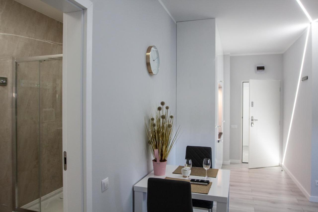 Apartment Gold