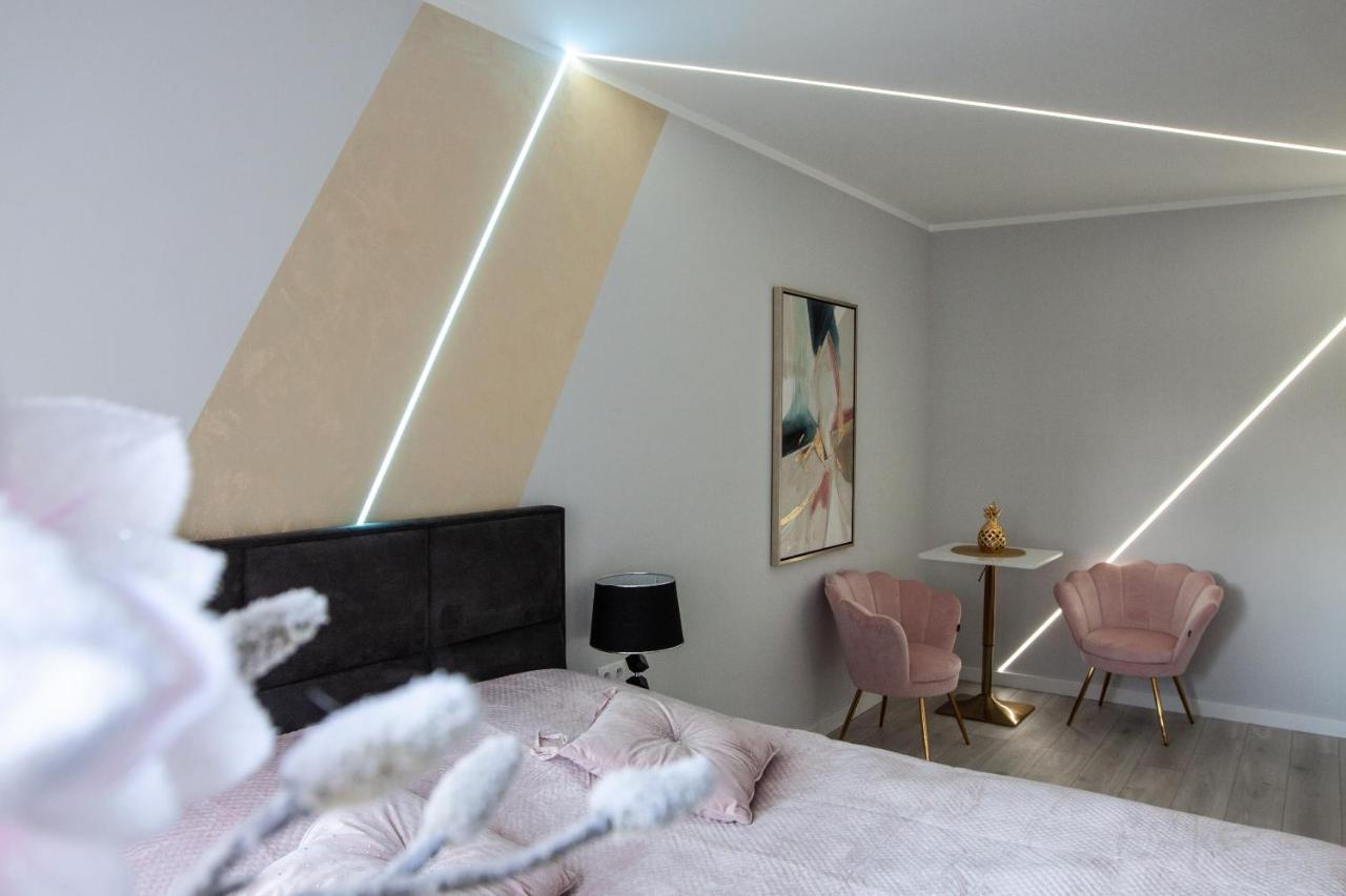 Apartment Gold