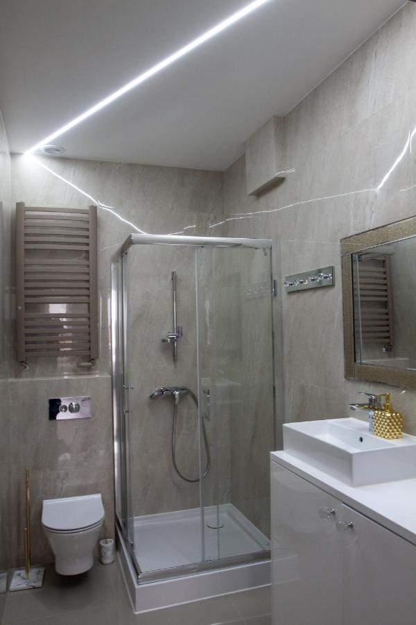 Apartment Silver