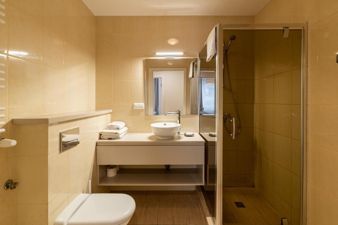 Deluxe Two-Bedroom Apartment