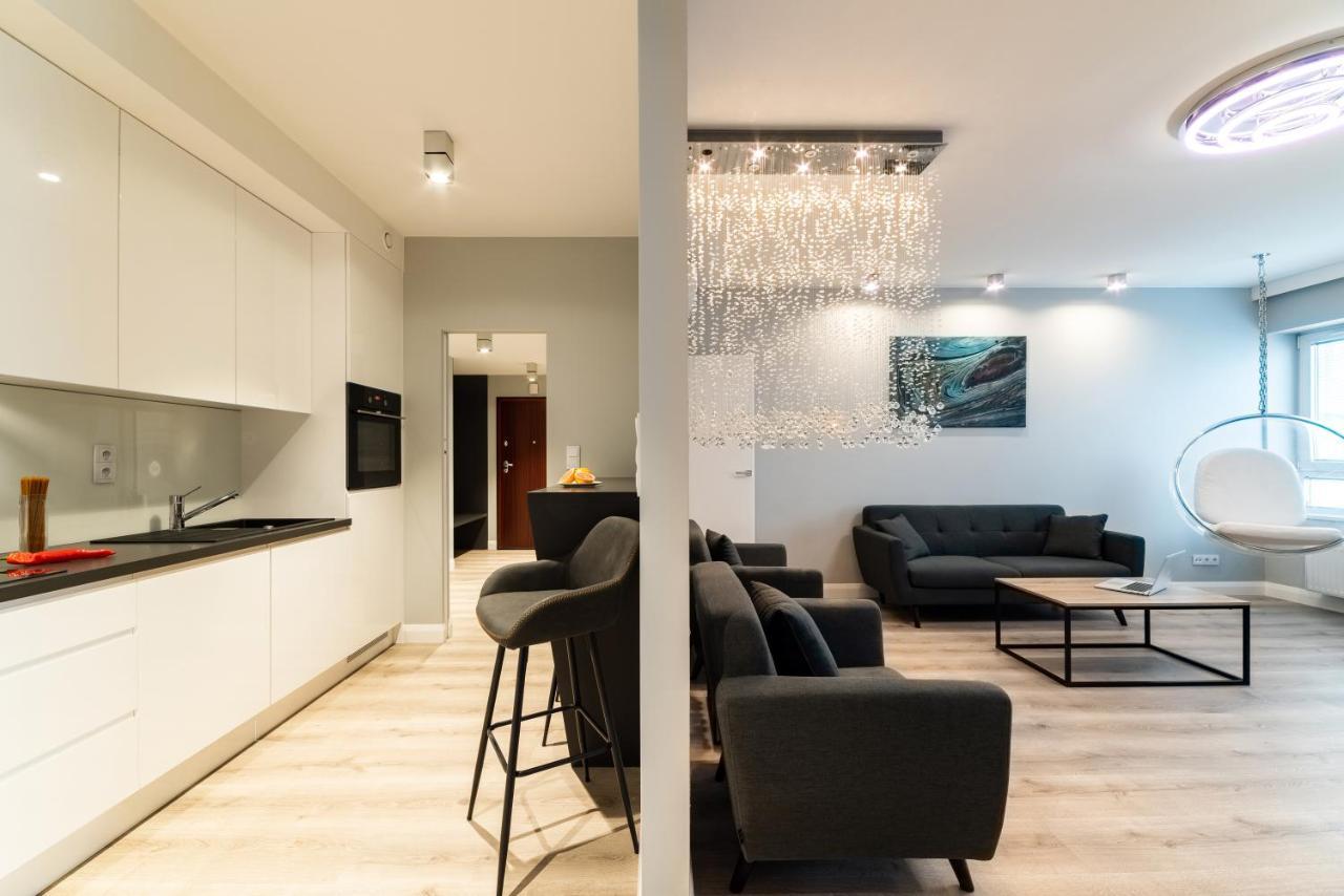 Deluxe One-Bedroom Apartment