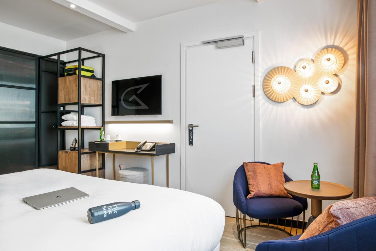 Superior Room 1 Queen Bed