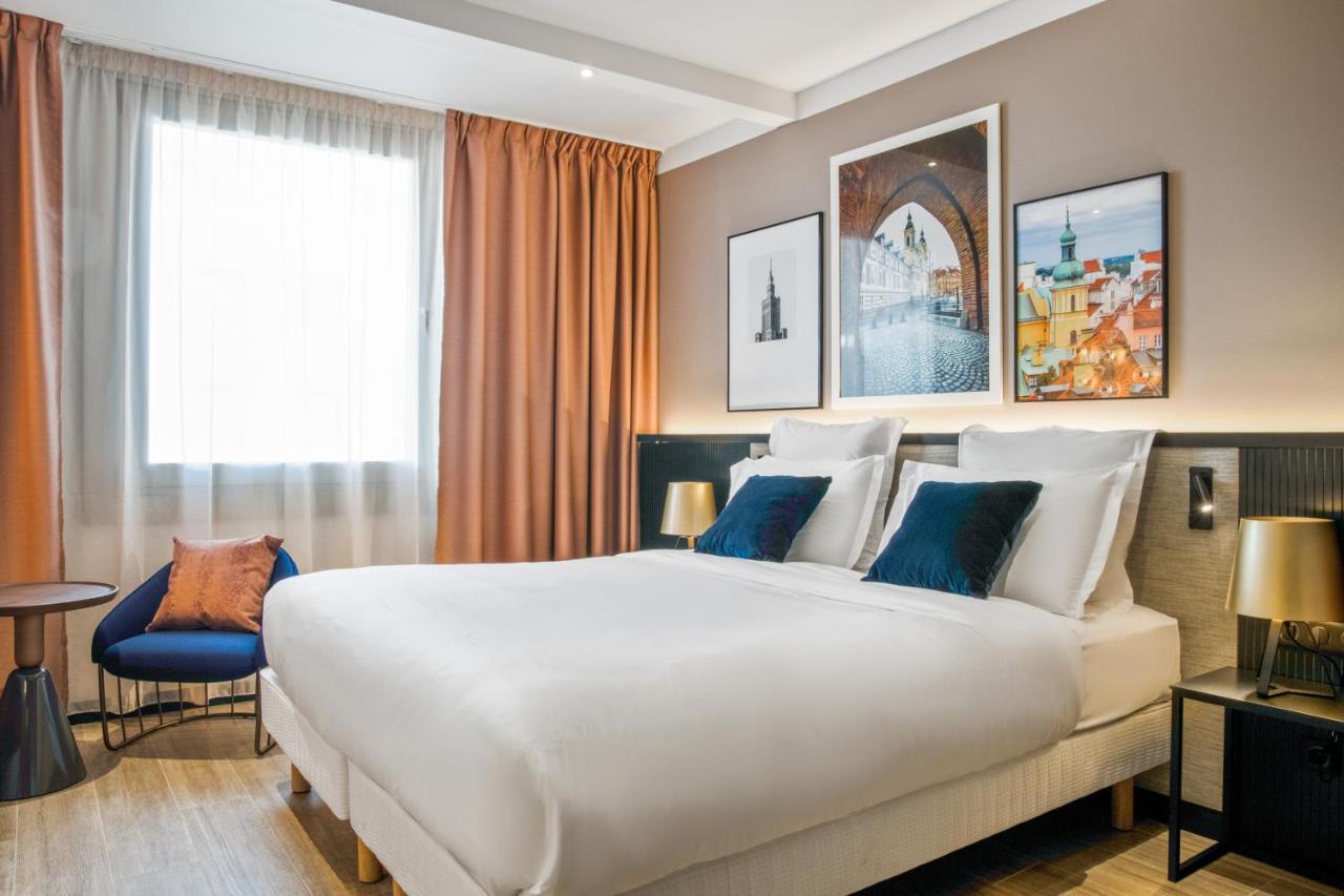 Superior Room 1 Queen Bed