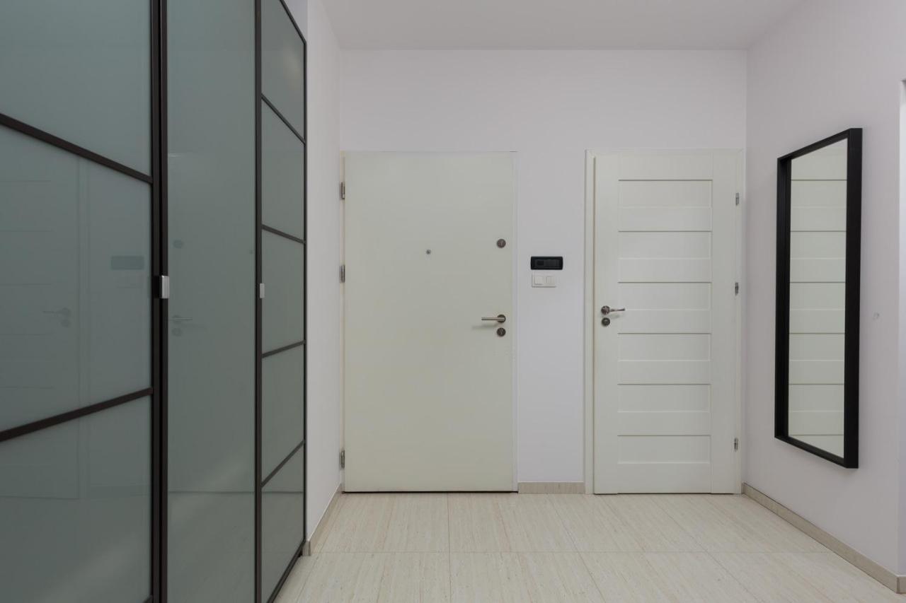 Deluxe Studio