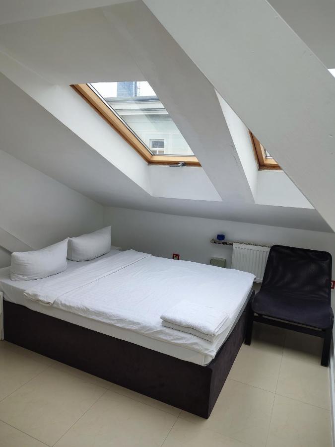 Double Room Private Bathroom