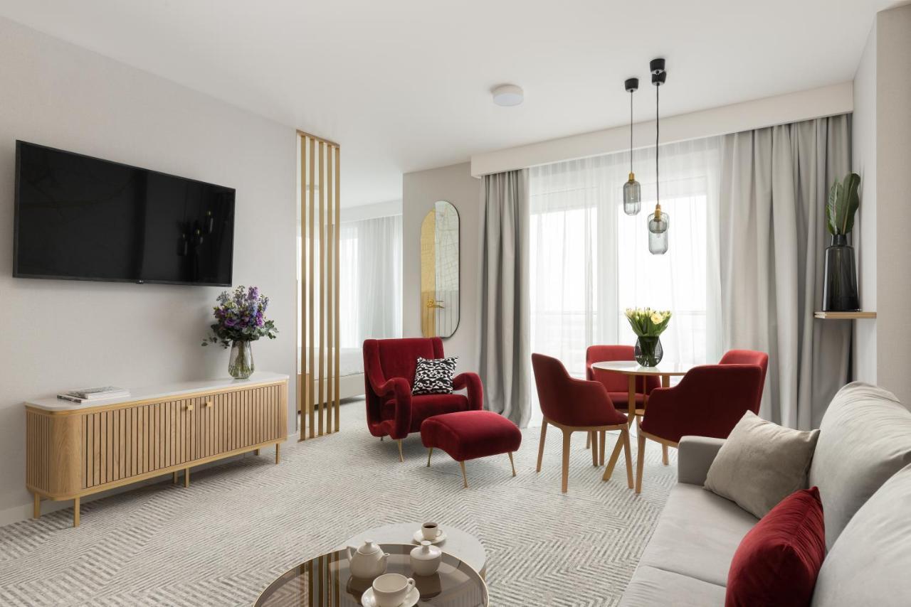 Family Room 1 King Bed 1 Sofa Bed With Balcony