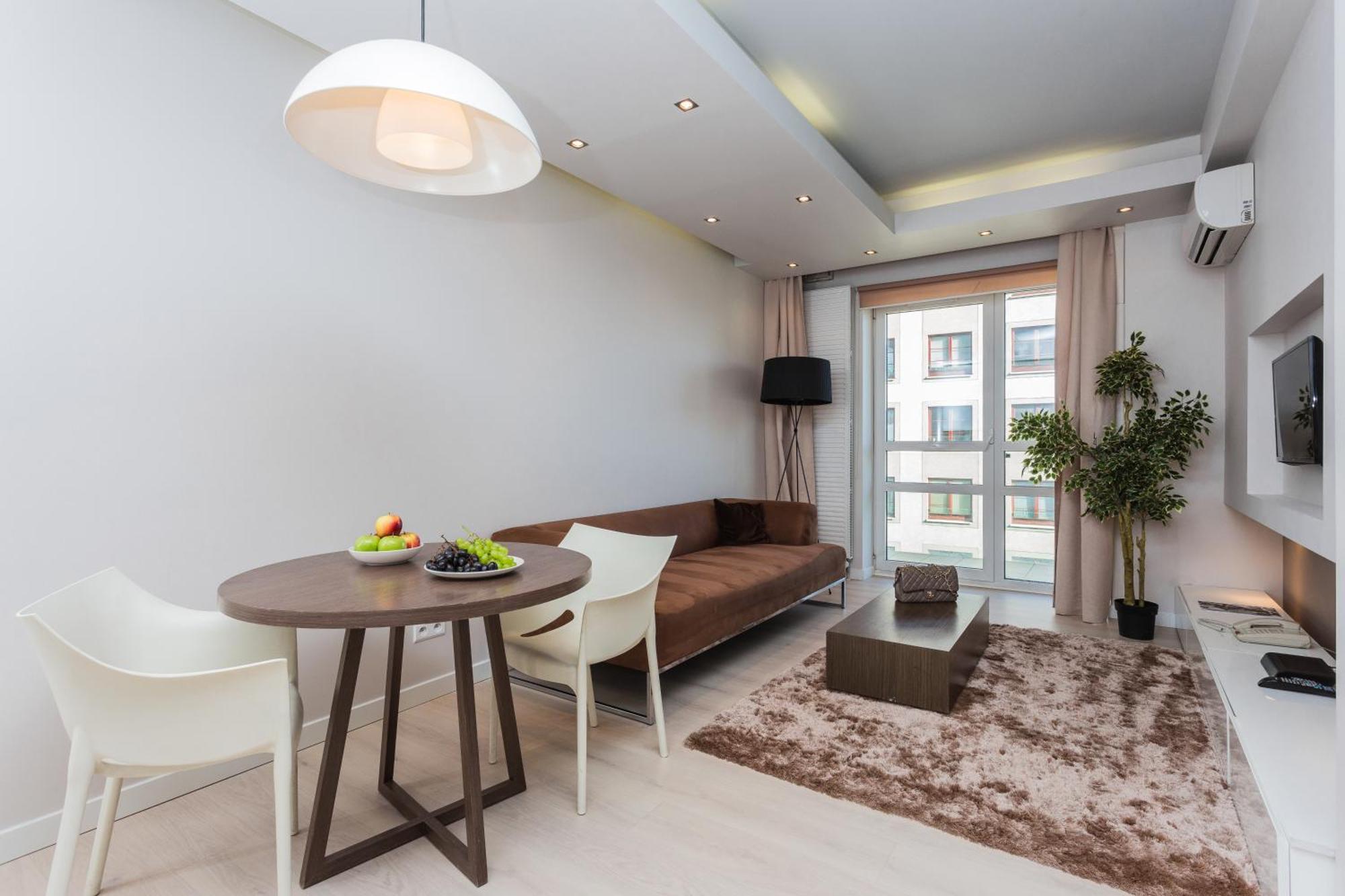 Superior One-Bedroom Apartment