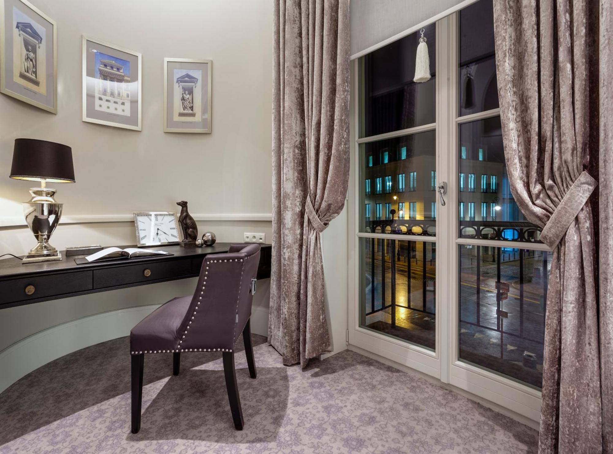 Deluxe Apartment