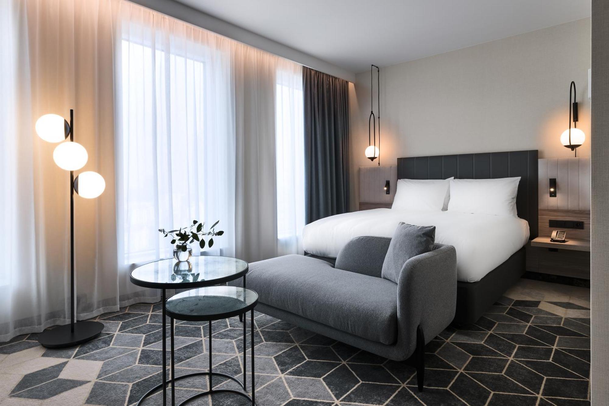 Standard Queen Room
