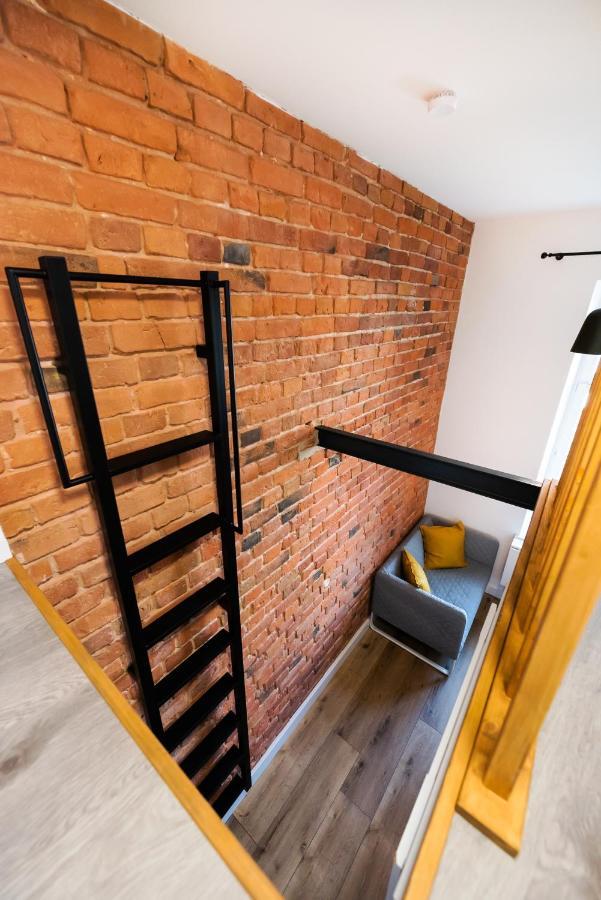 Studio Split Level