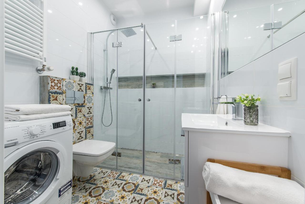 Apartment Shower
