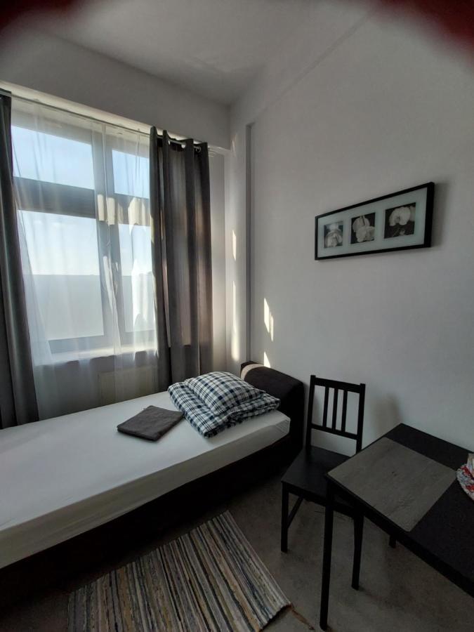 Single Room Shared Shower Toilet