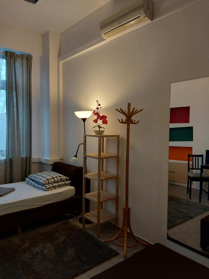 Single Room Shared Shower Toilet