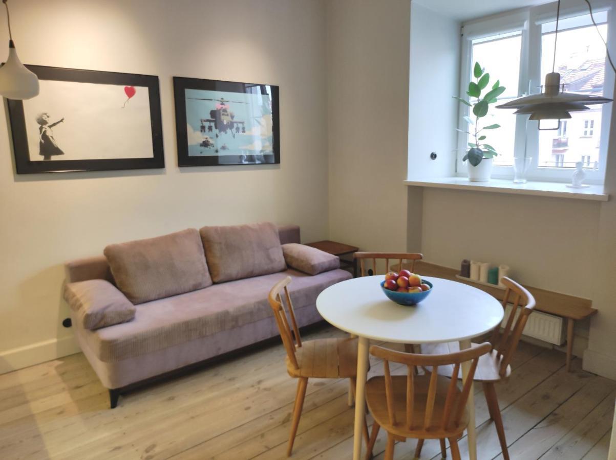 Mariensztat Street Family Studio
