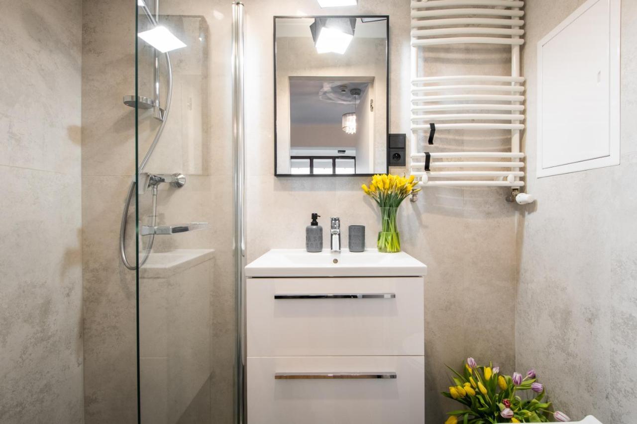 Apartment Shower