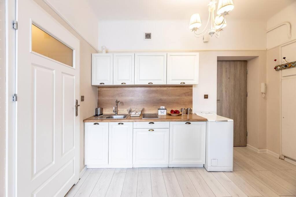 Studio Apartment One Double Bed