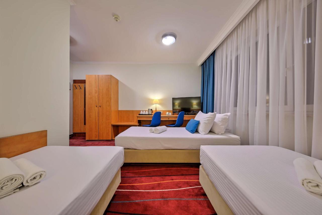 Luxury Triple Room Three Single Beds