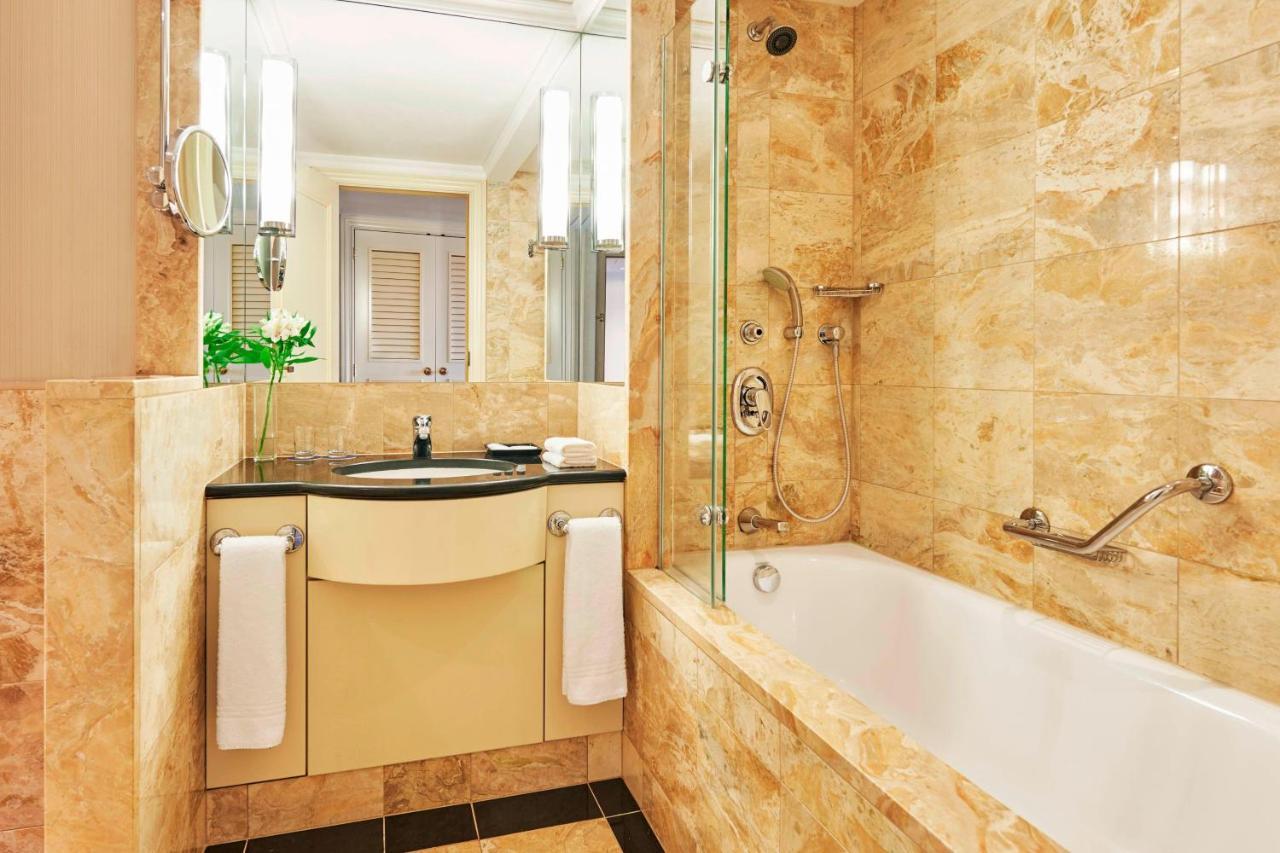 Executive Suite, Club lounge access, 1 King, City view