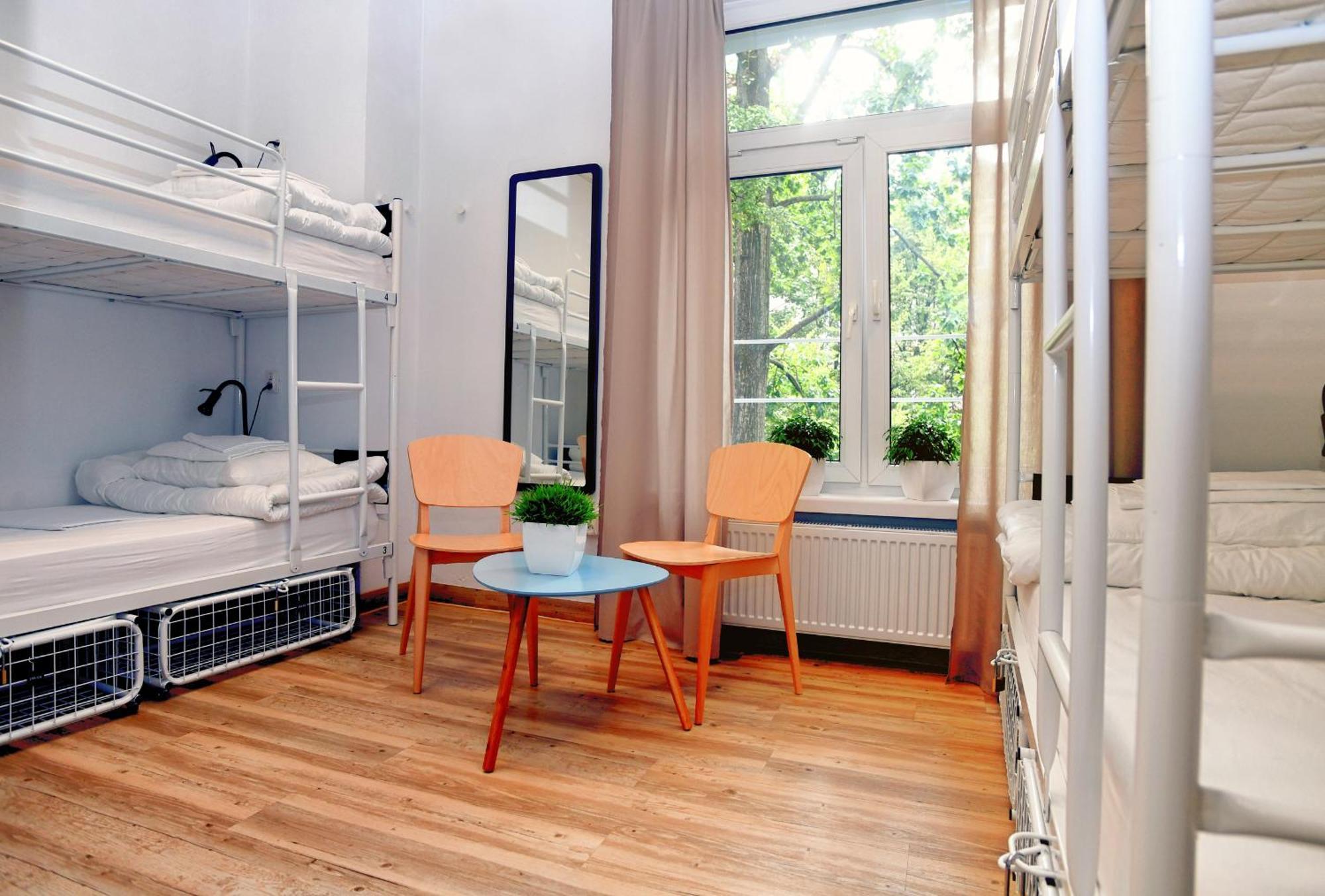 Bed 6-Bed Dormitory Room