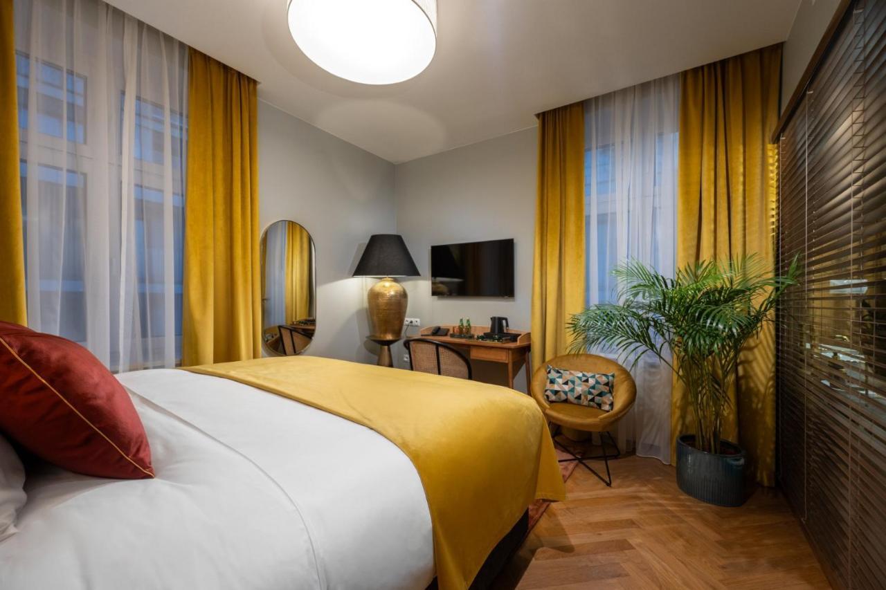 Standard King Room