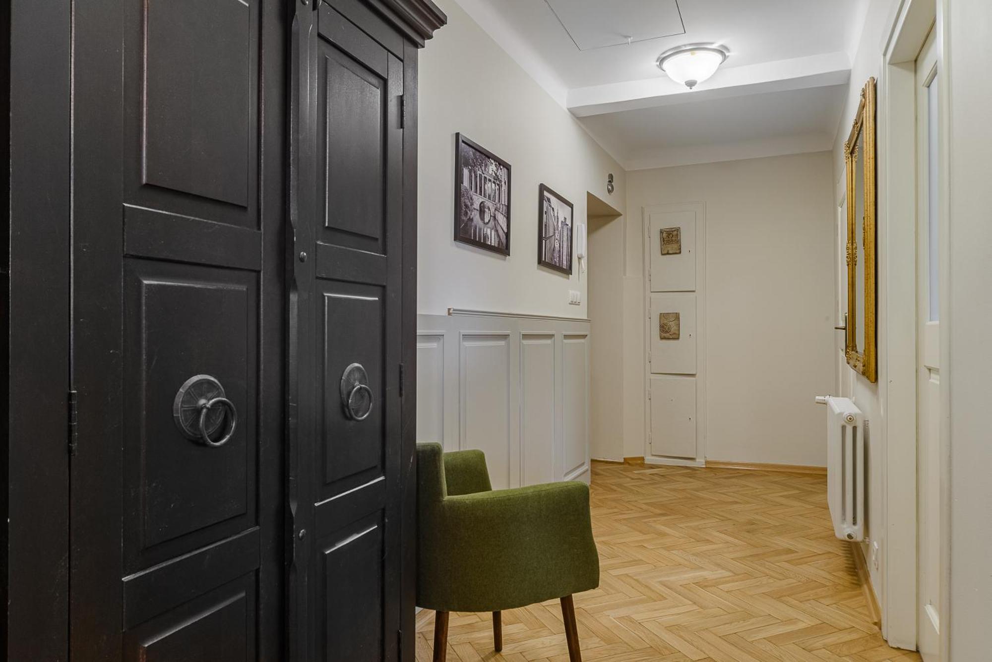 One-Bedroom Apartment 12 Miodowa Street
