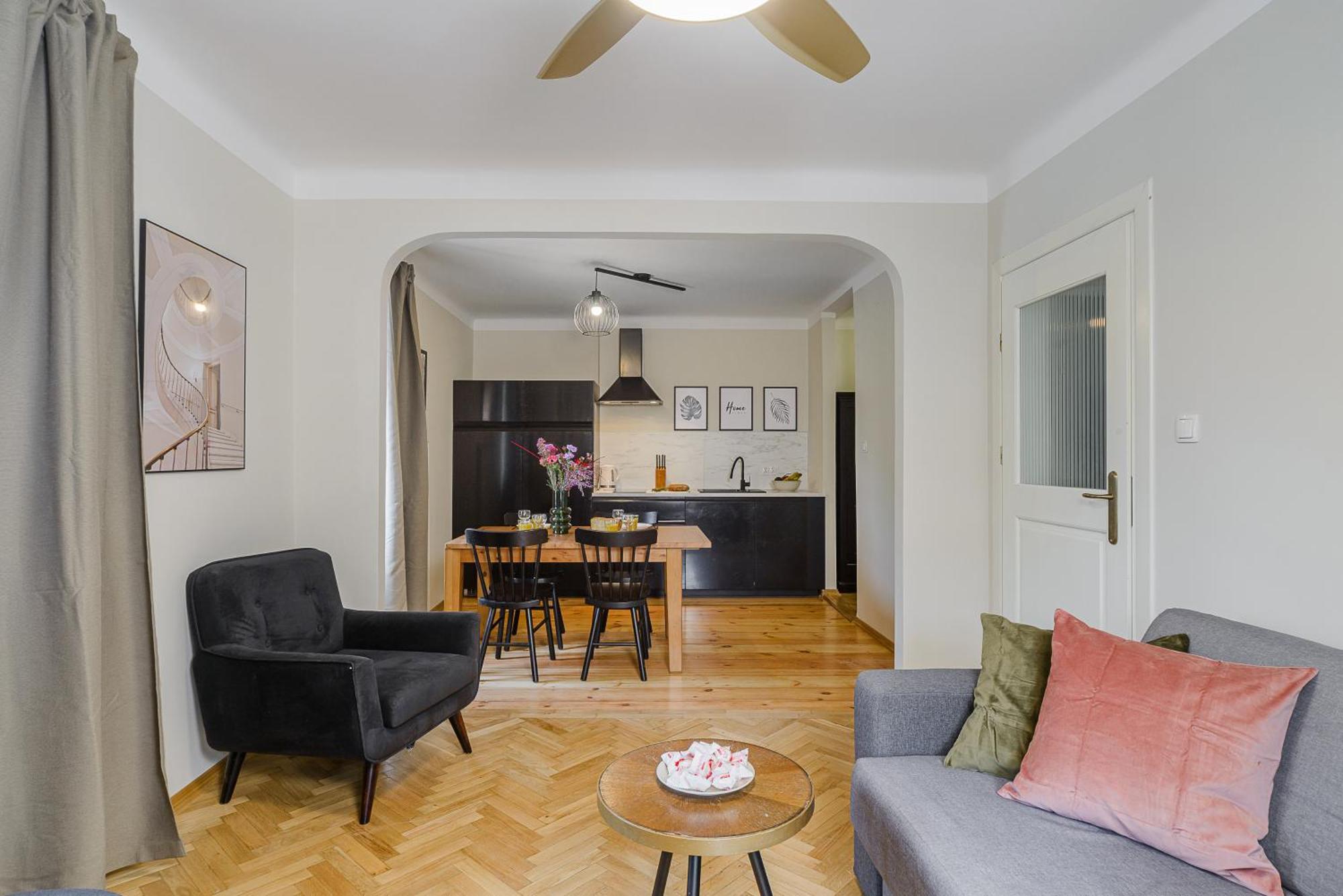 One-Bedroom Apartment 12 Miodowa Street