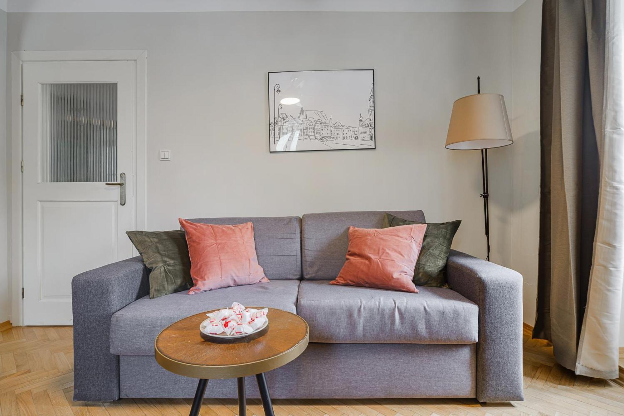 One-Bedroom Apartment 12 Miodowa Street