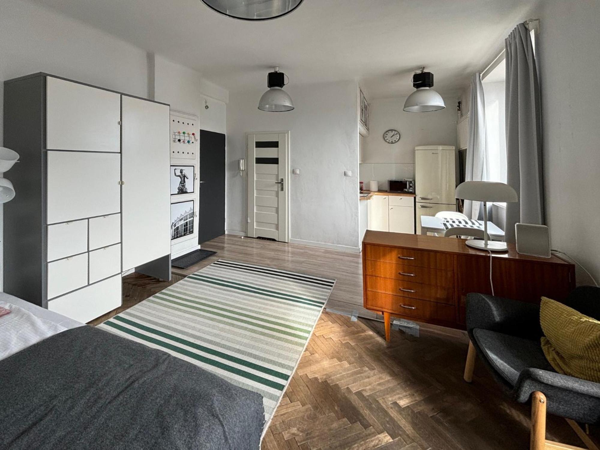 Studio Apartment