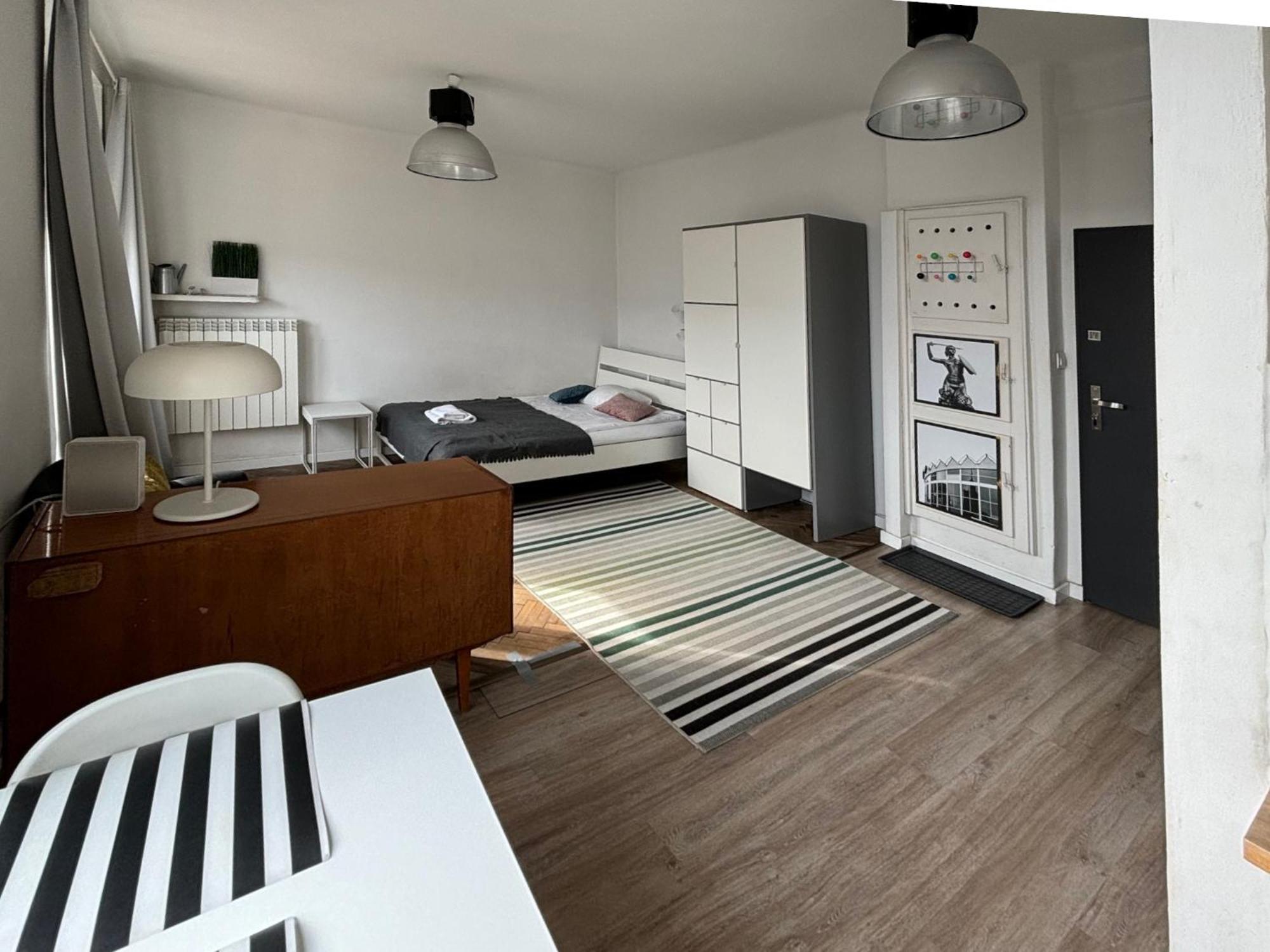 Studio Apartment