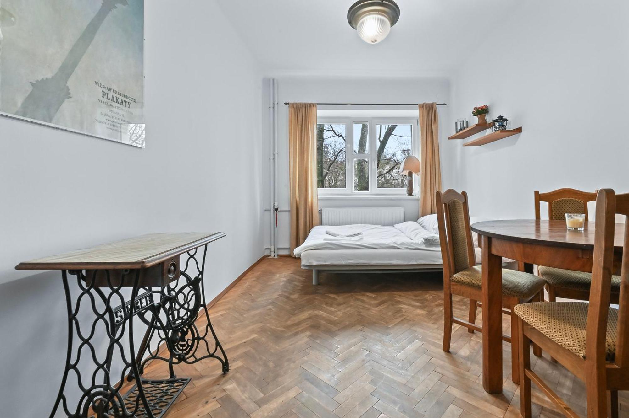 One-Bedroom Apartment