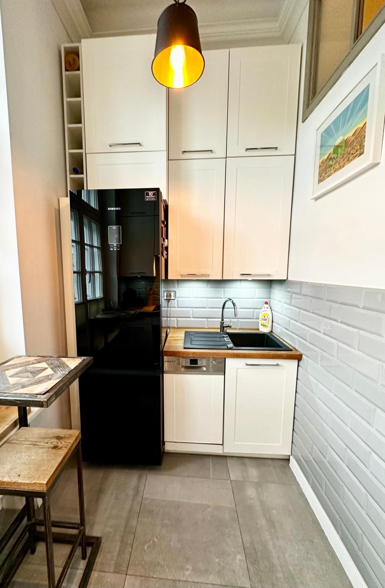 One-Bedroom Apartment