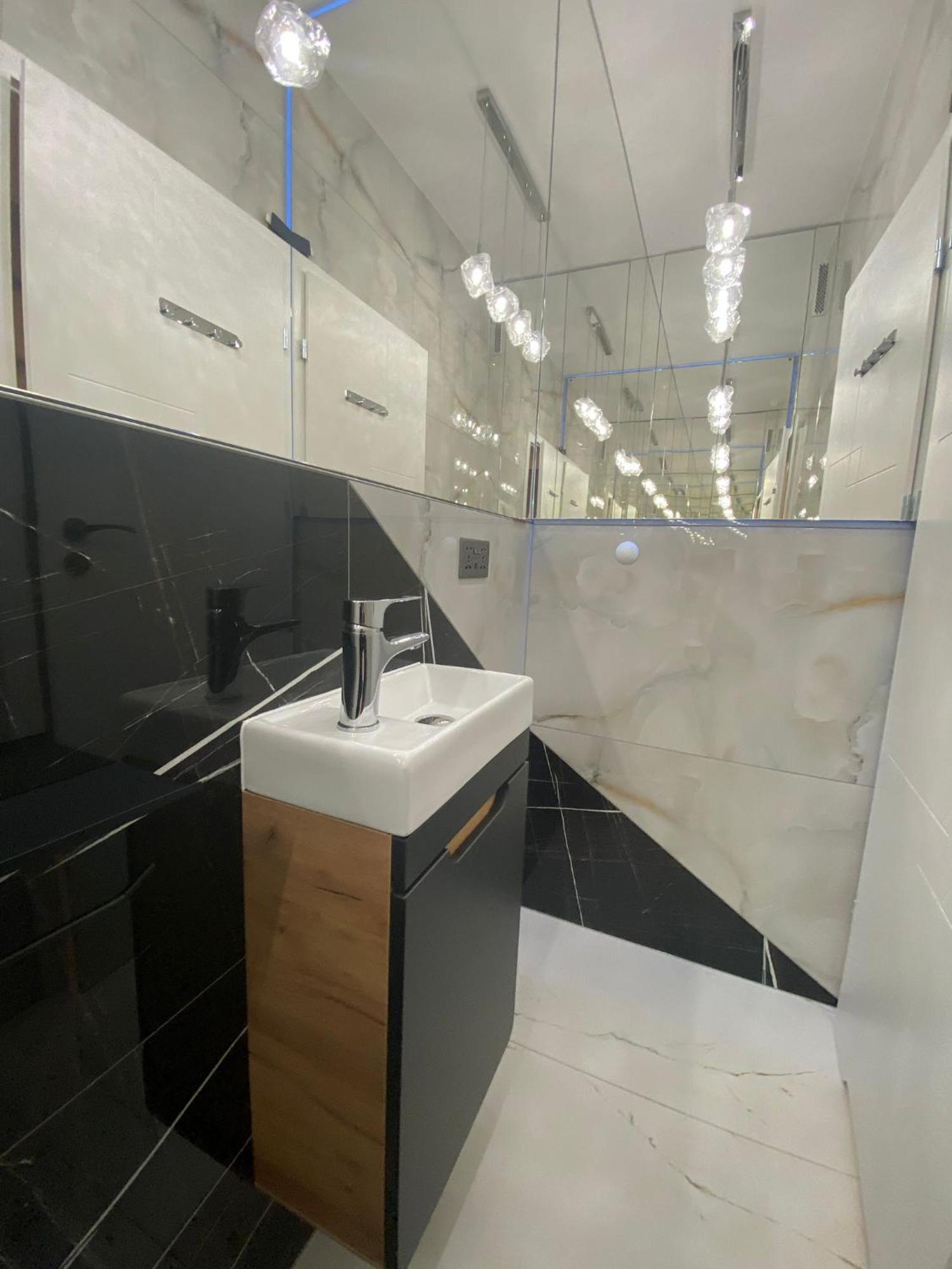 Studio Spa Bath