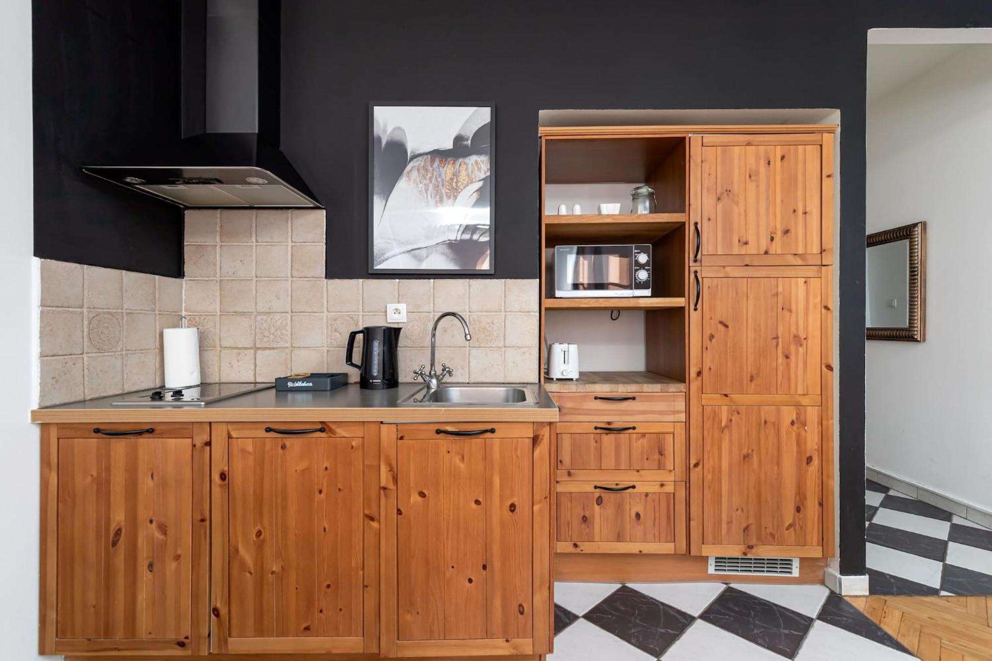 One-Bedroom Apartment