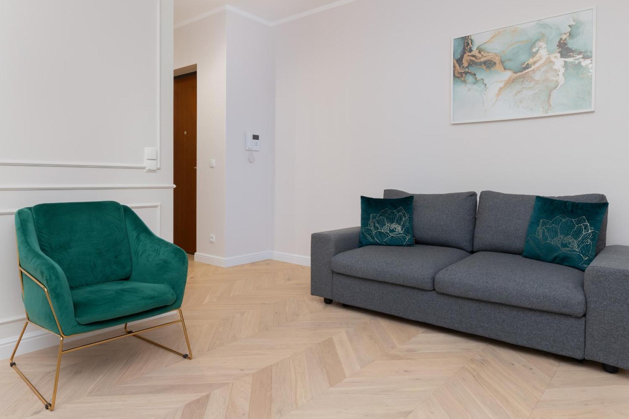 One-Bedroom Apartment