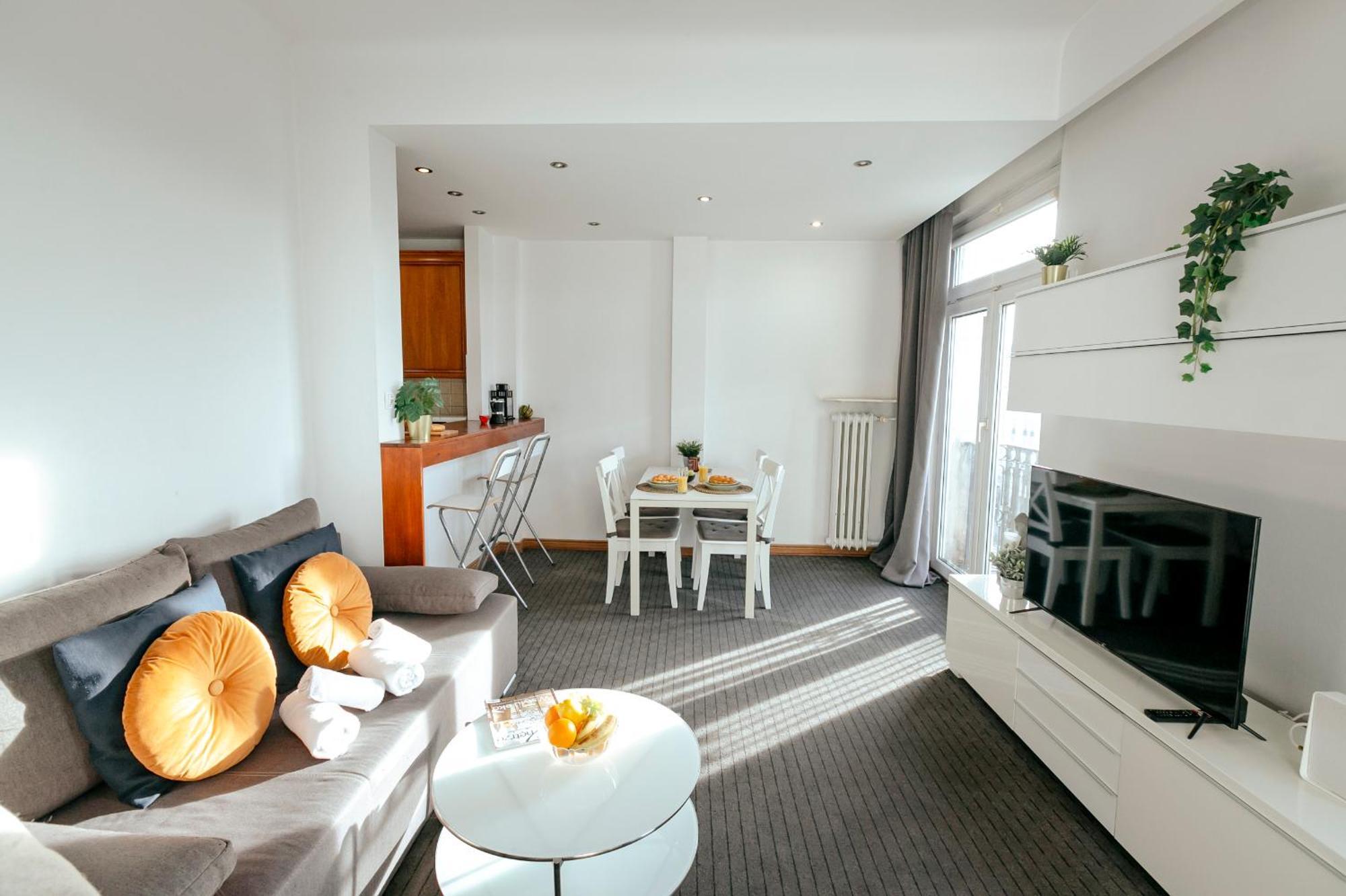 One-Bedroom Apartment
