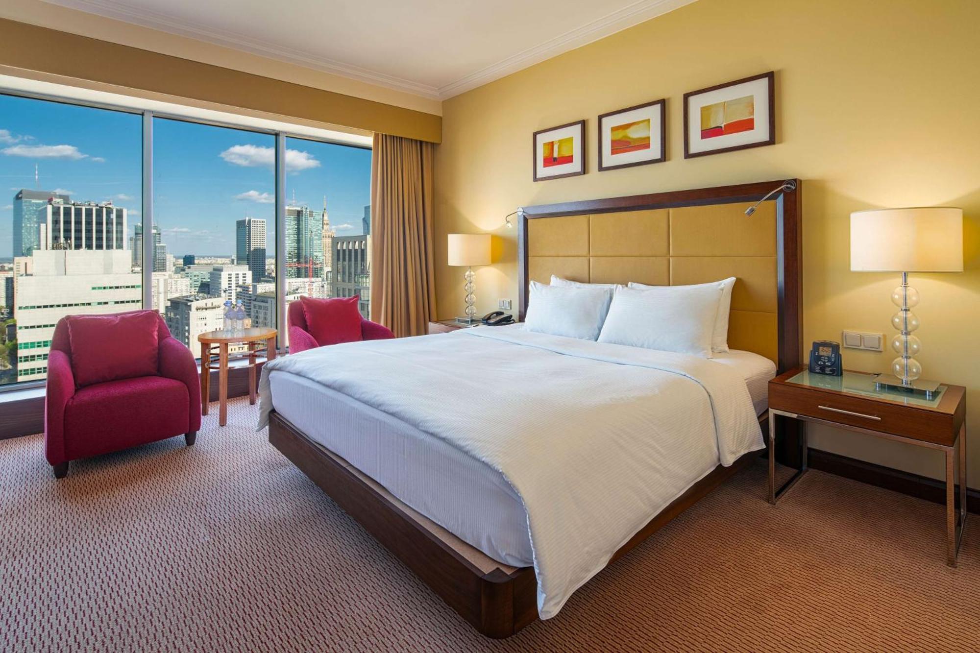 Deluxe King Room City View