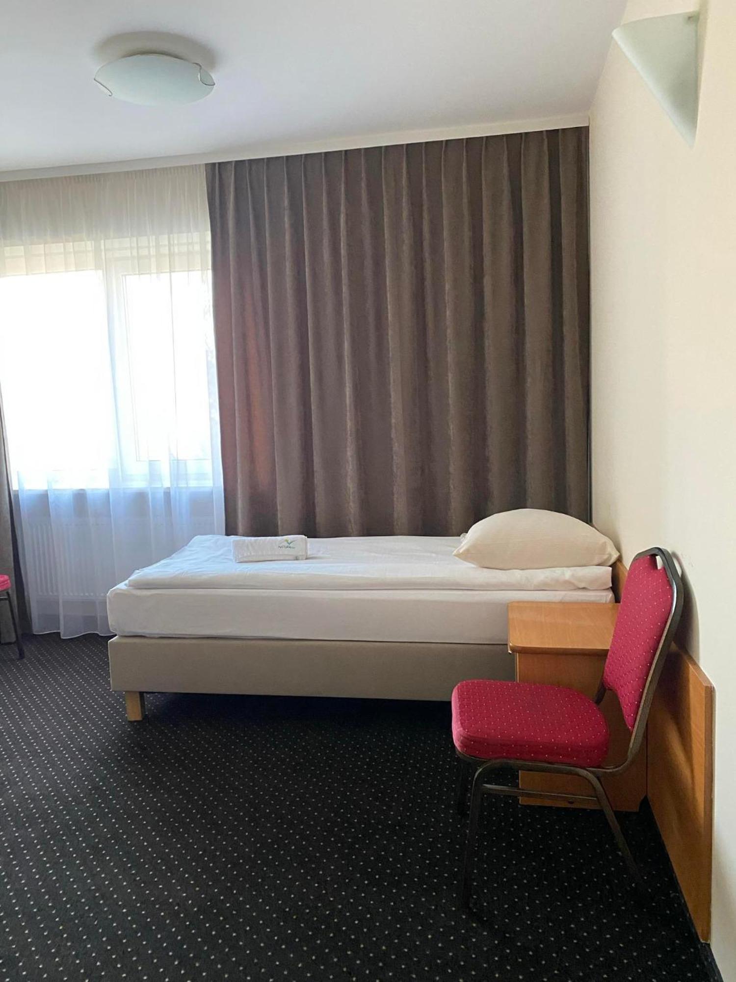 Single Room Bathroom