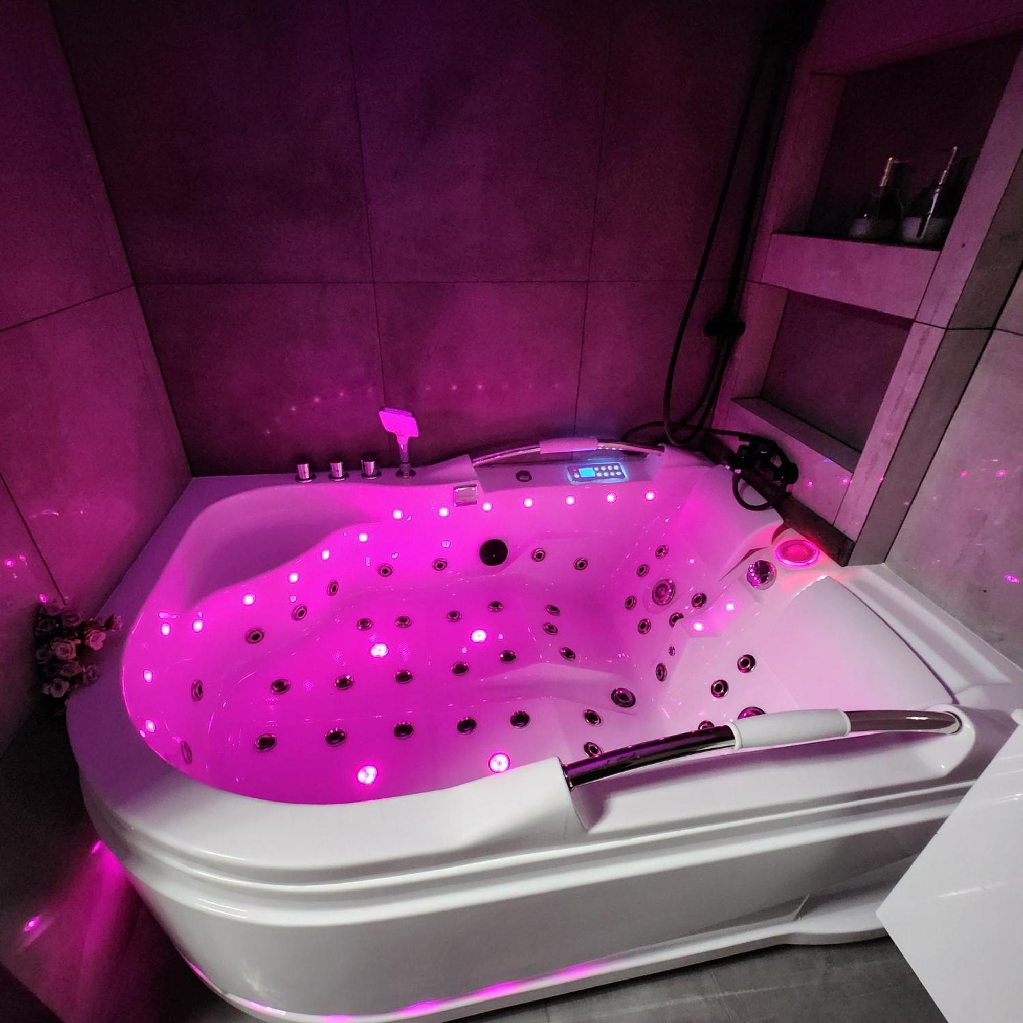 Studio Spa Bath