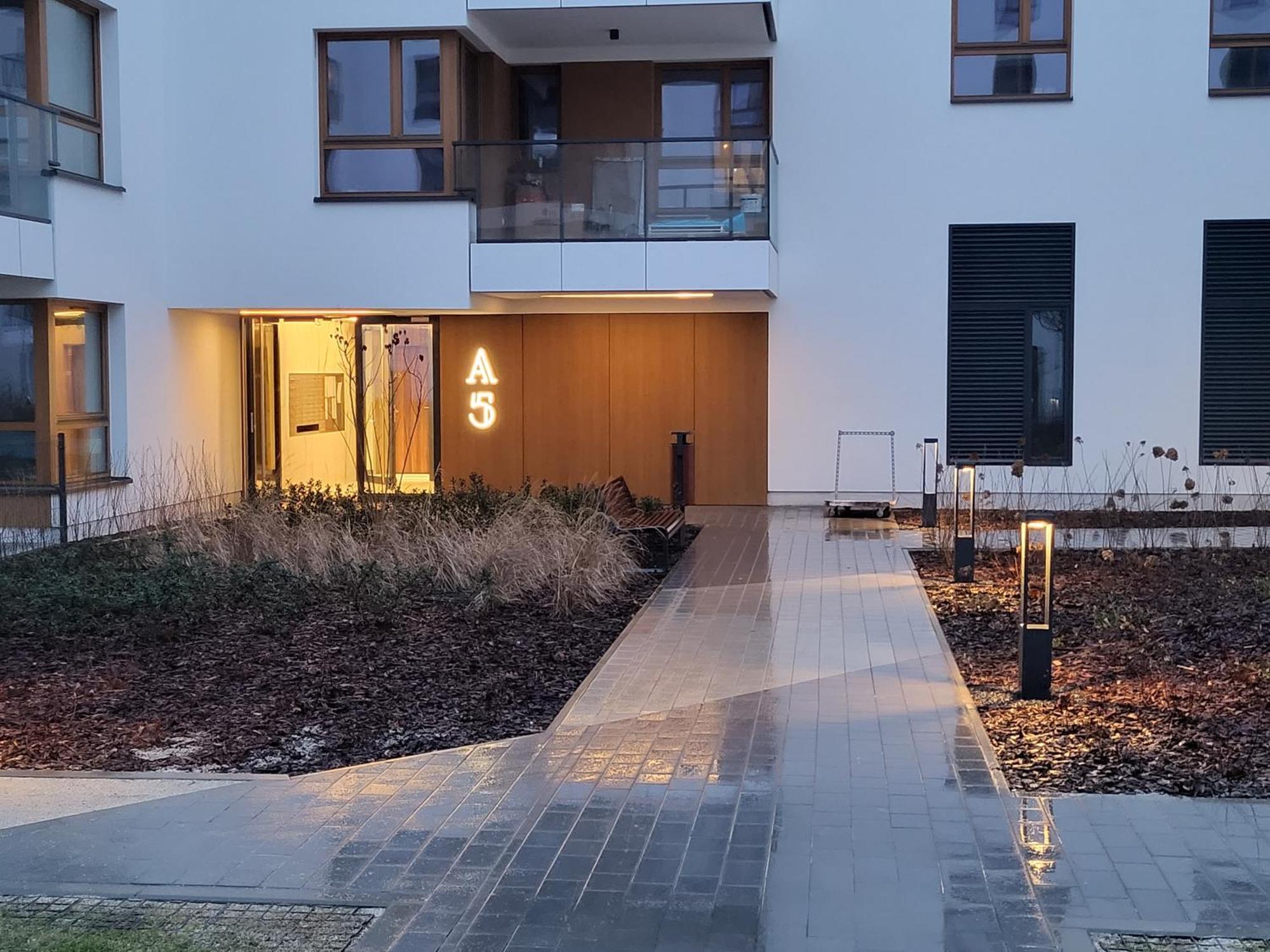 One-Bedroom Apartment