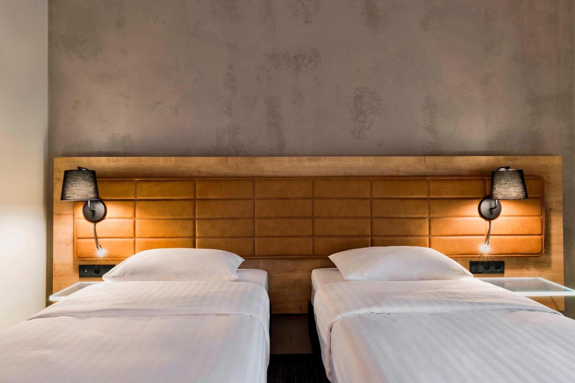 Moxy Twin Room