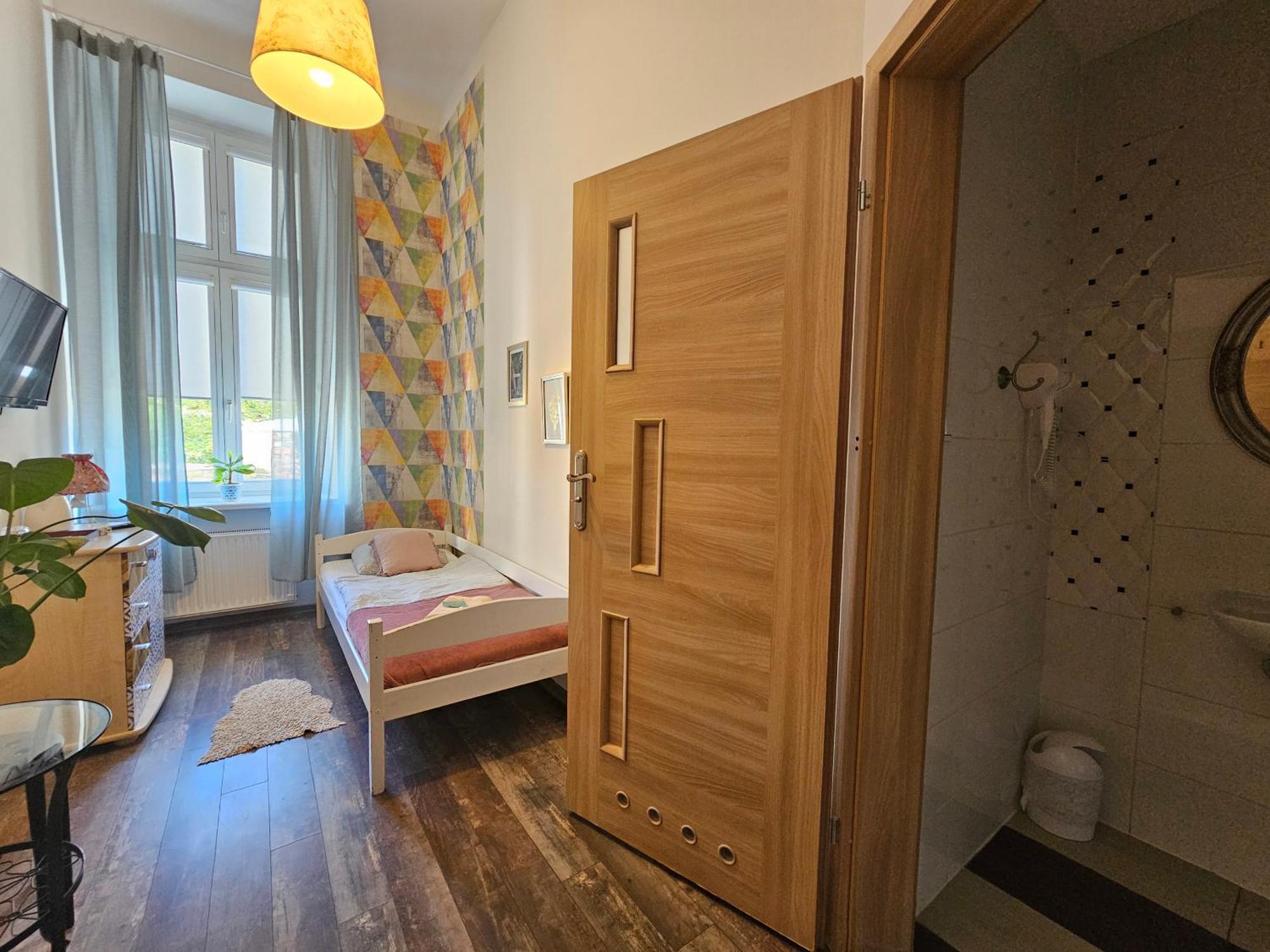 Single Room Private Bathroom