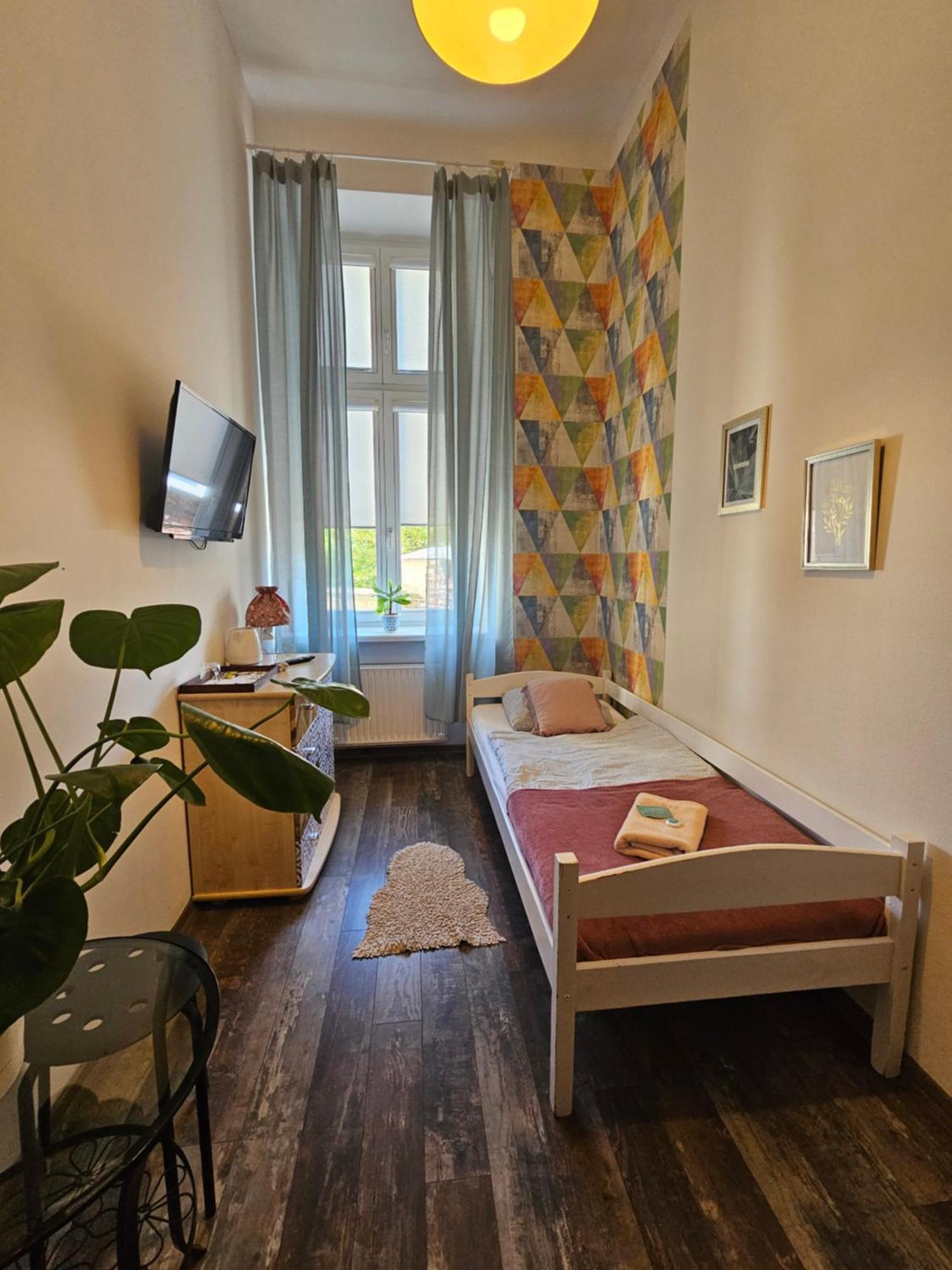 Single Room Private Bathroom
