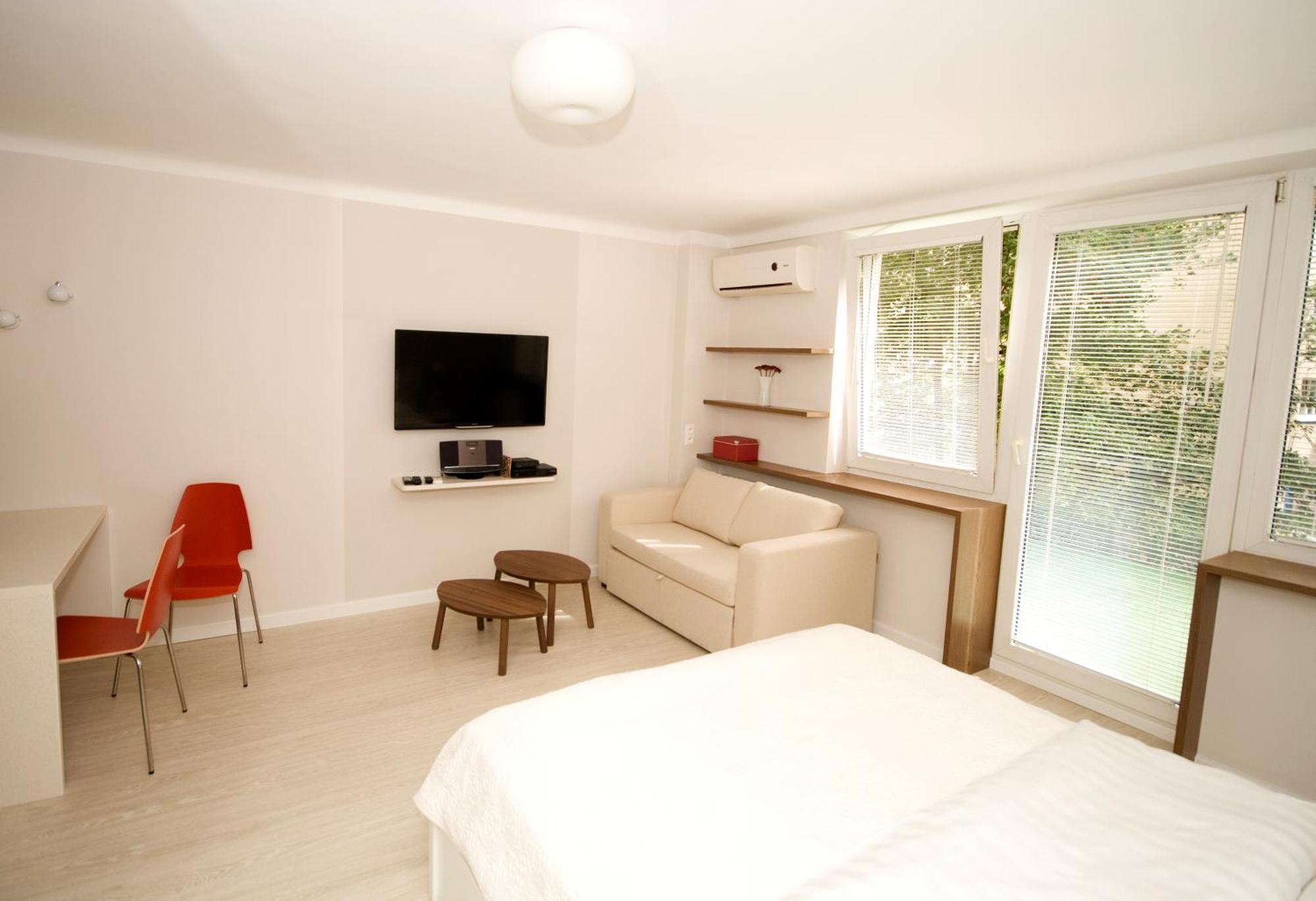 Premier Studio