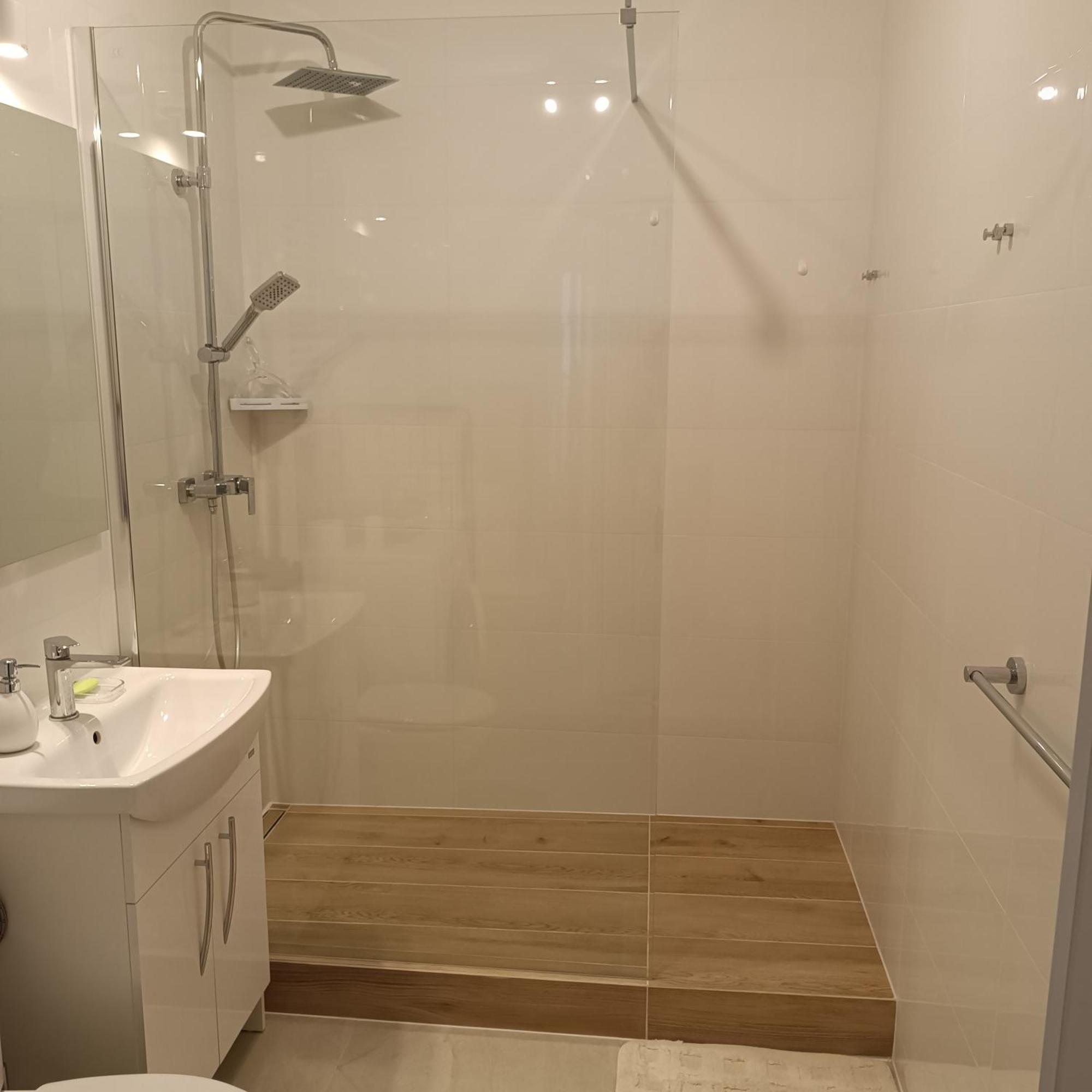One-Bedroom Apartment Non-Smoking