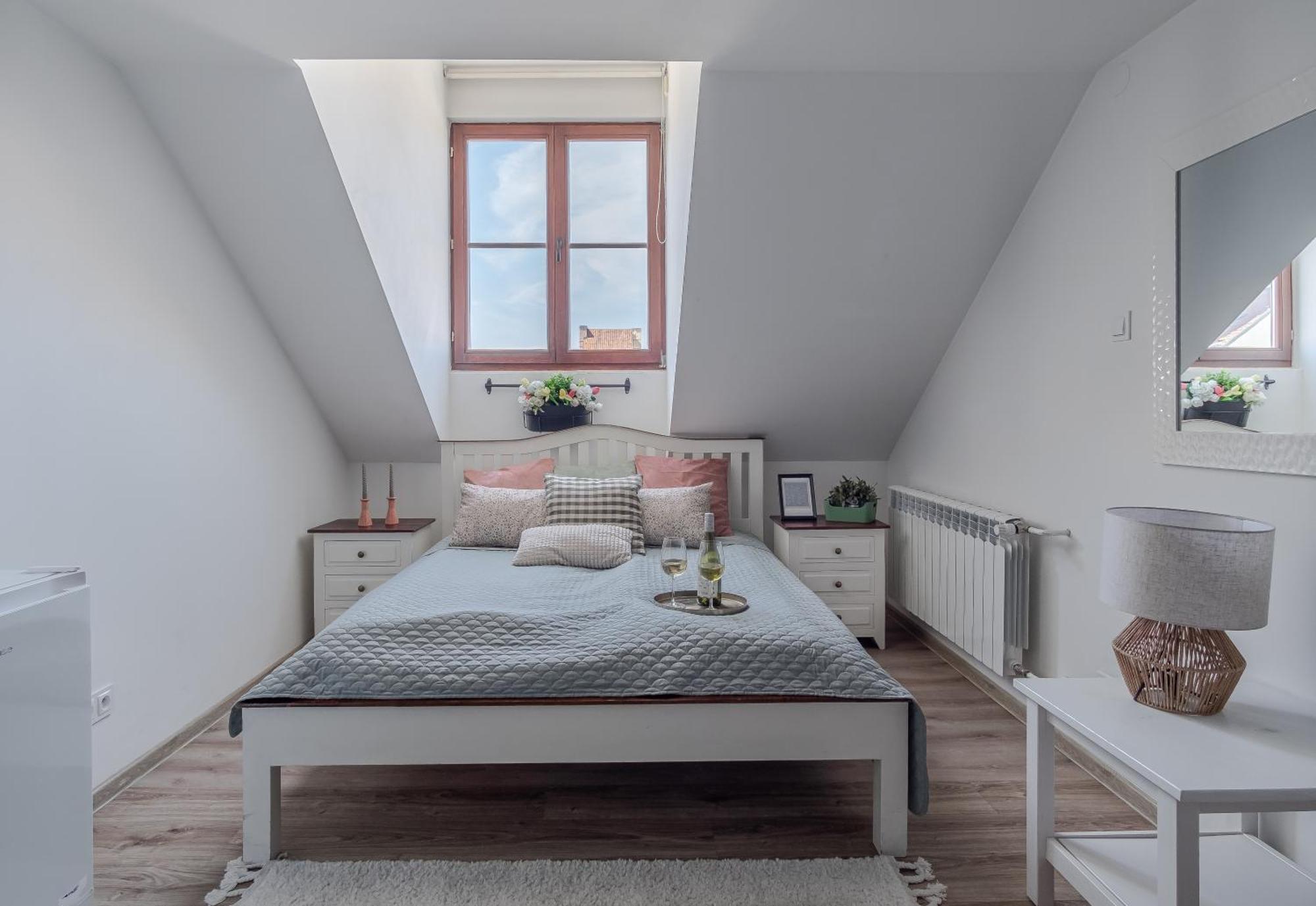 Triple Room Old Town View